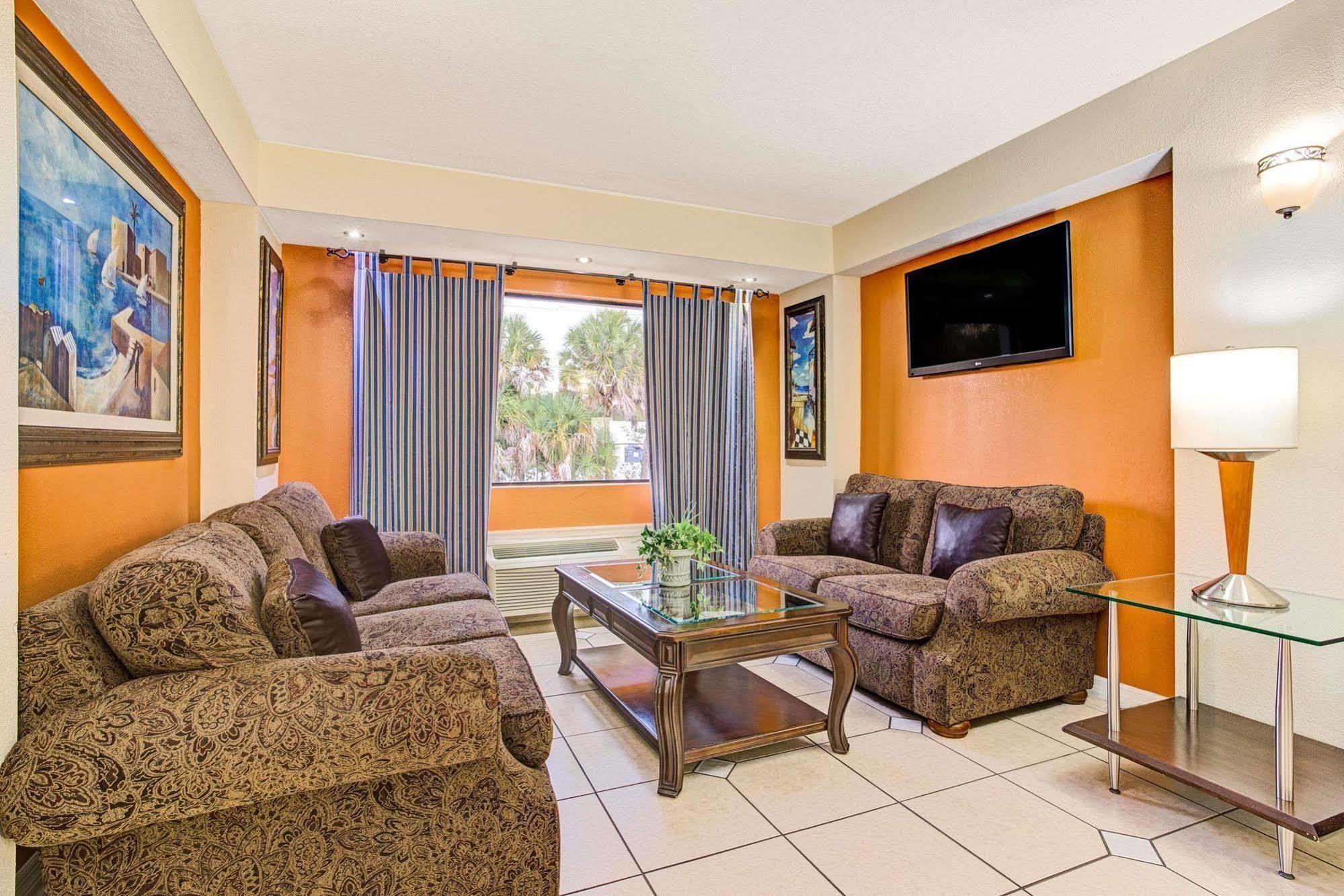 Hotel Days & By Wyndham - Ybor Tampa