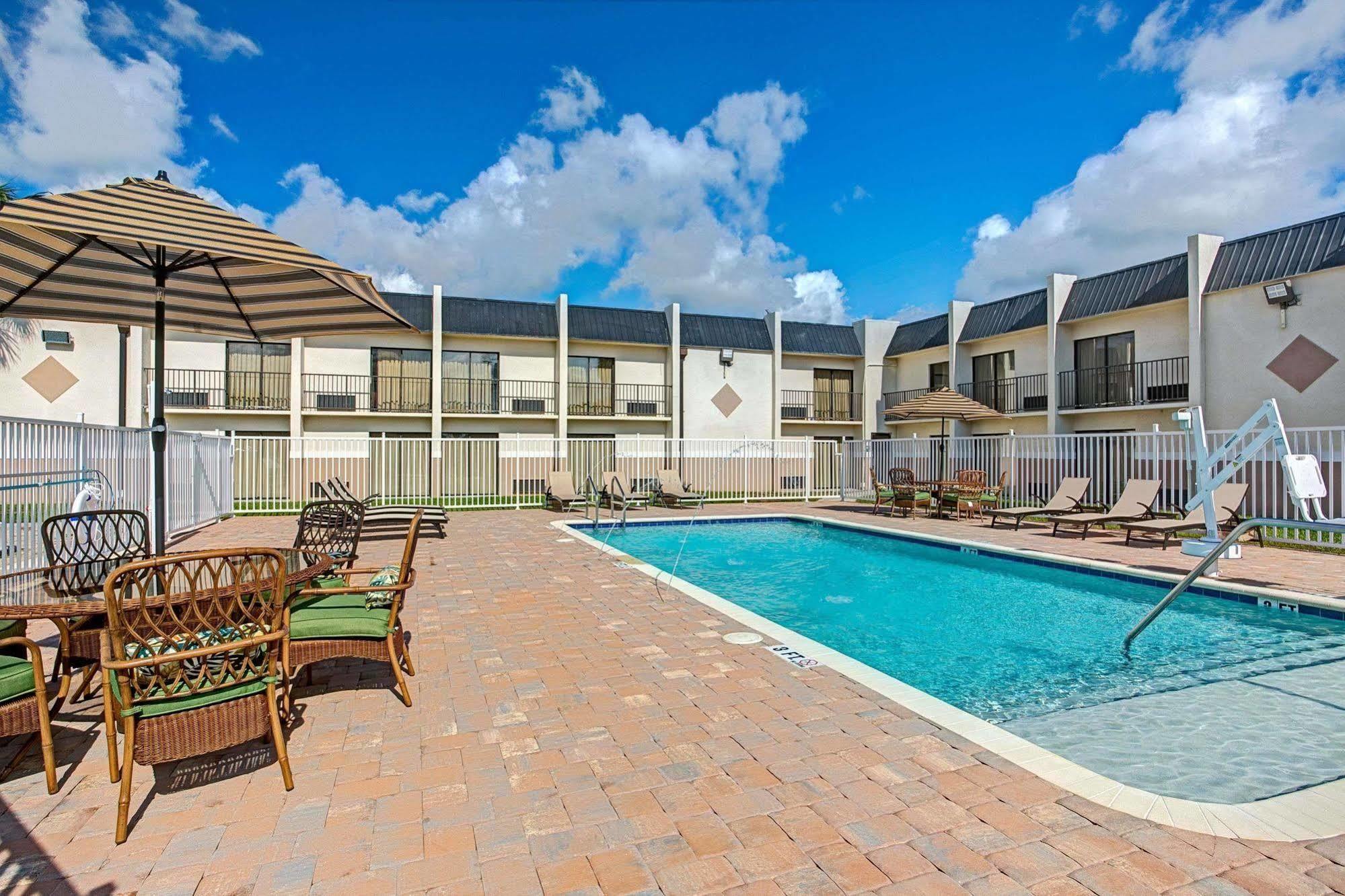 Hotel Days & By Wyndham - Ybor Tampa